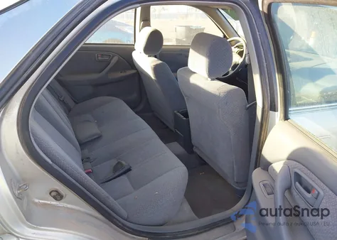 2000 Toyota Camry Le V6/Xle V6 z USA, uszkodzony, nr VIN JT2BF28K4Y0237863